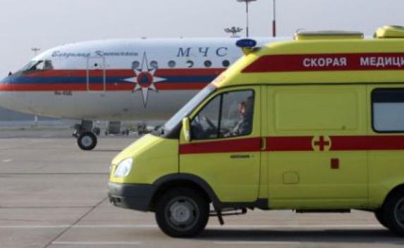 Спецборт МЧС доставил в Москву больных детей из Крыма