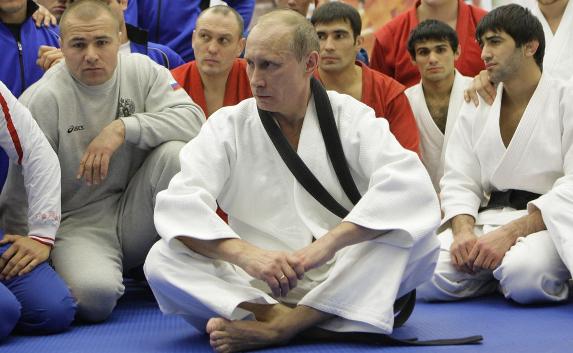 Путину присвоили очередной дан по каратэ