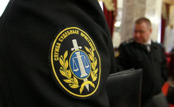 В Севастополе судебные приставы арестовали магазин за долги