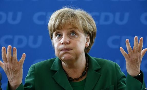 Во Франции Меркель предложили заткнуться