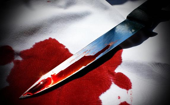В Севастополе девушка набросилась с ножом на сожителя