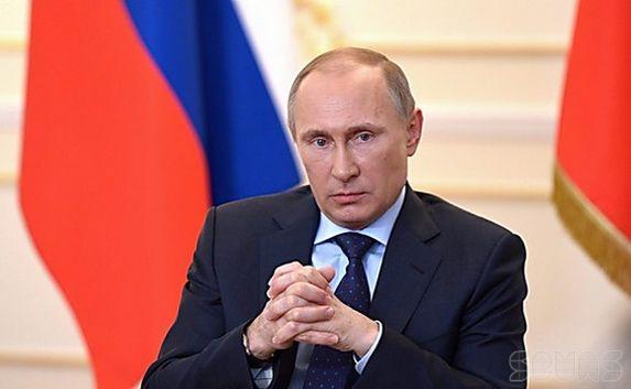 Путин запретил повышать цены на водку