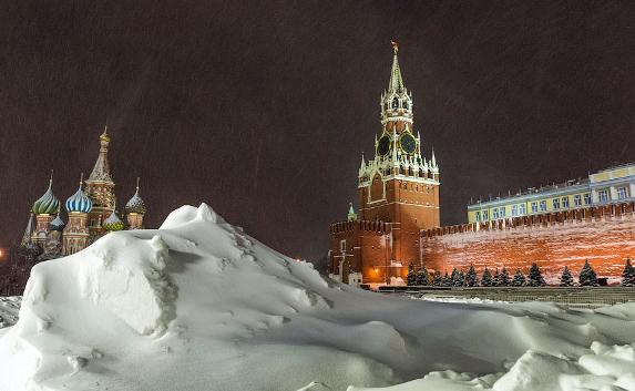 Москву накрыл «оранжевый» снегопад