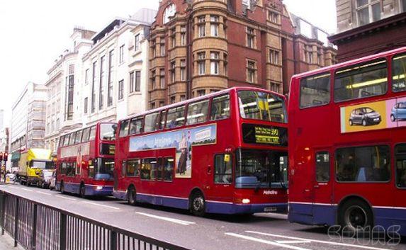 В Лондоне «встали» знаменитые двухэтажные автобусы