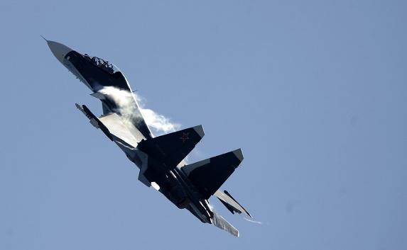В небе Крыма появились истребители Су-30