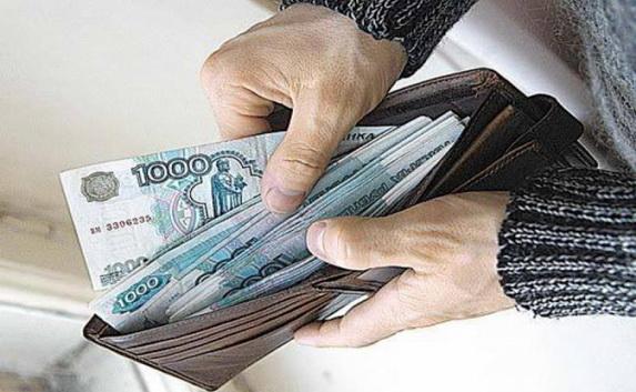 Средняя зарплата в Севастополе вдвое ниже общероссийской