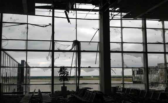 Силовики покинули аэропорт Донецка
