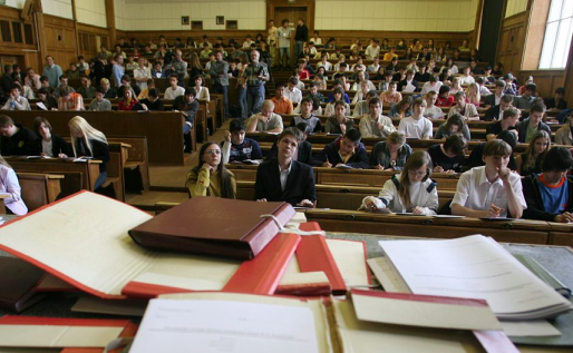 Десять тысяч крымских выпускников смогут бесплатно учиться в России