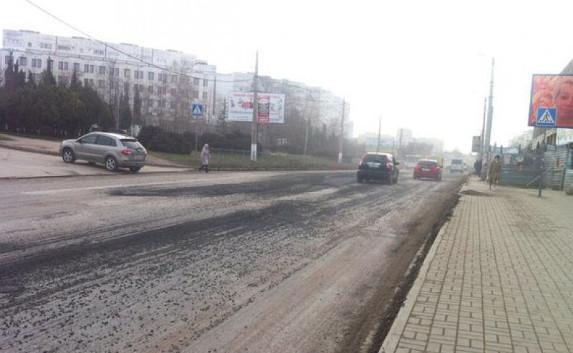 ​Ремонт дорог по-севастопольски: щебень вместо асфальта