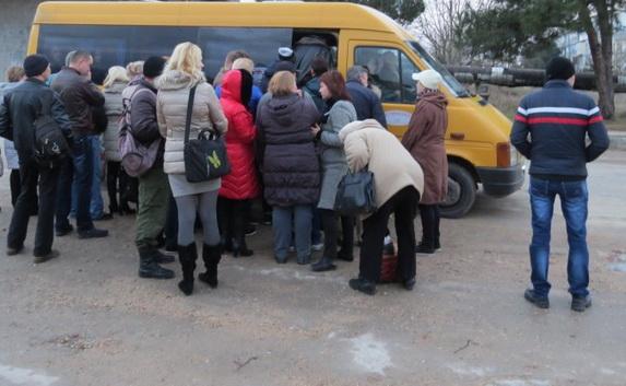 Жители улицы Жидилова часами ждут маршрутки