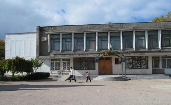 Ряд директоров школ Севастополя оставлены «до первого замечания»
