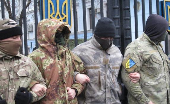 Бойцы «Айдара» высадили дверь в Минобороны Украины