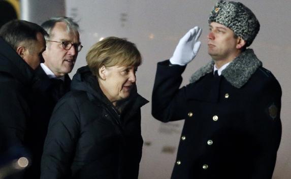 Меркель и Олланд прилетели в Москву для встречи с Путиным