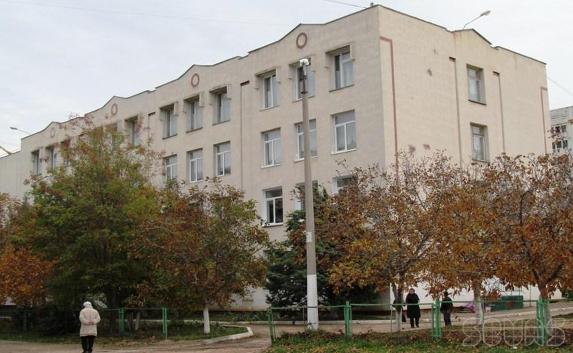 Директор 61-й школы Севастополя уволилась по своему желанию?