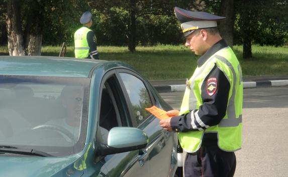 В Севастополе сотрудники ГАИ искали нетрезвых водителей 