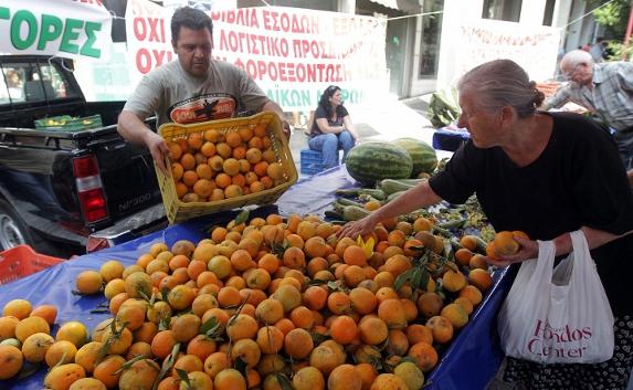 Греция просит Москву снять эмбарго на ввоз клубники, персиков и киви