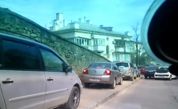 В Севастополе из-за ДТП образовалась «тротуарная» пробка