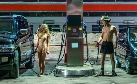 Иркутская модель устроила «голый» протест против роста цен на бензин