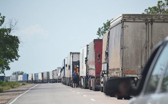 В феврале из Крыма в Украину вернули более шести тонн товаров