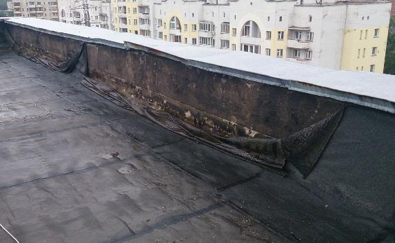 Коммунальщики в Севастополе списали растраты на ремонт крыши