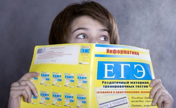 Школьники Крыма и Севастополя будут сдавать ЕГЭ-2015 добровольно