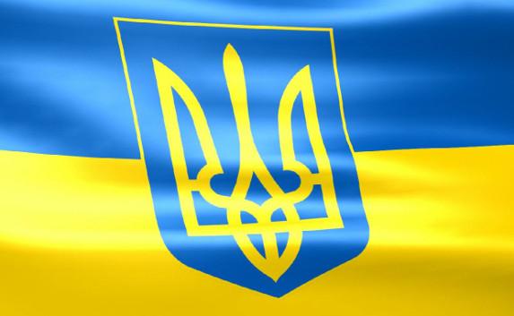 С крымских учреждений до сих пор не убрана украинская символика