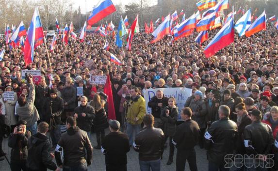 Политолог: Заявления Запада об «ужасной» жизни в Крыму — выдумка
