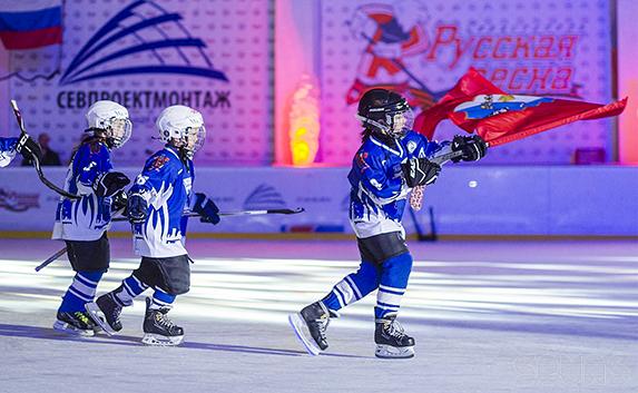 Стартовал хоккейный турнир среди детей «Русская весна»