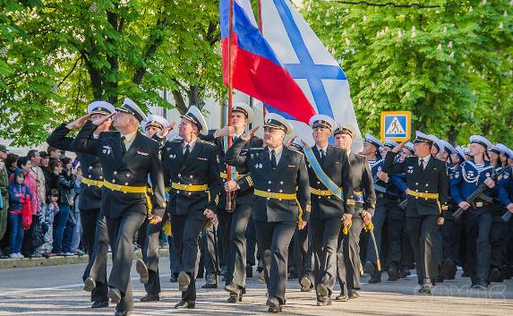 В Севастополе в Параде Победы задействуют БТР и боевые корабли 
