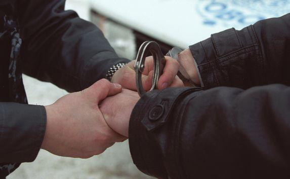 В Ялте «криминальный дуэт» ограбил ветерана