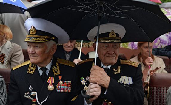 Симферопольским ветеранам выплатили почти 250 тысяч рублей 