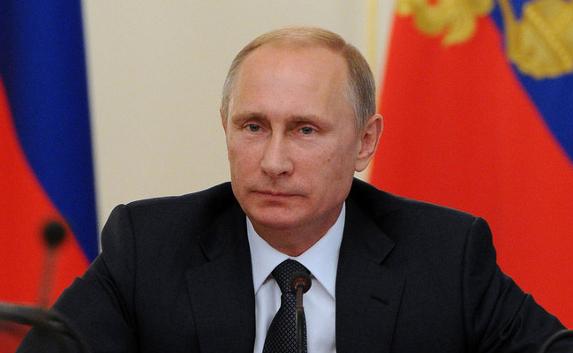 Путин поручил улучшить пункты пропуска на границе Крыма