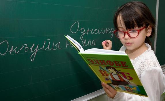 Крымскотатарский и украинский языки сделают обязательными в школах РК