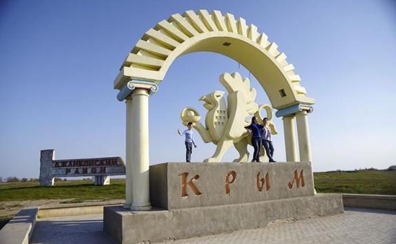 Крымские татары и греки с юга Украины массово просятся в Крым