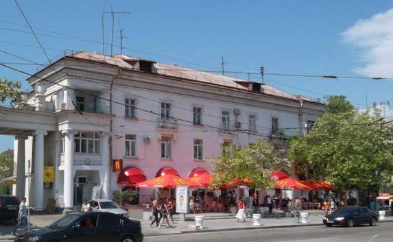 На месте «Макдональдса» в Севастополе открылась кофейня