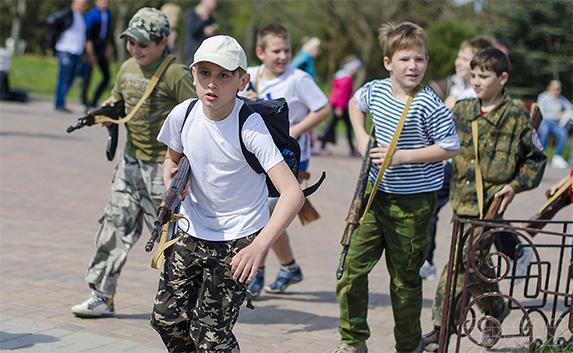 В Севастополе провели армейский марш-бросок