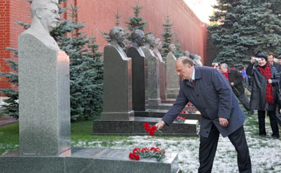 Зюганов хочет создать музей Сталина под Ржевом