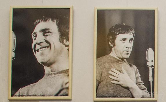 На Матросском клубе в Севастополе увековечат имя Высоцкого