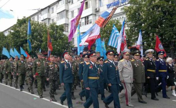 В Крыму в парадах Победы участвовали 130 тысяч человек
