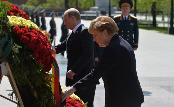 Путин и Меркель проводят переговоры в Москве
