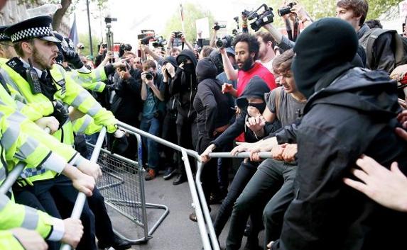 В Лондоне на демонстрации против консерваторов задержаны 17 человек
