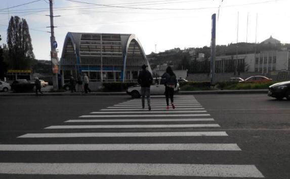 В Севастополе обновили зебру рядом с автовокзалом