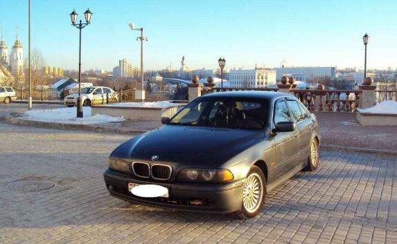 ГАИ Севастополя разыскивает угнанный автомобиль ВМW