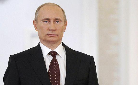 Путин передал памятные наборы в музеи Крыма