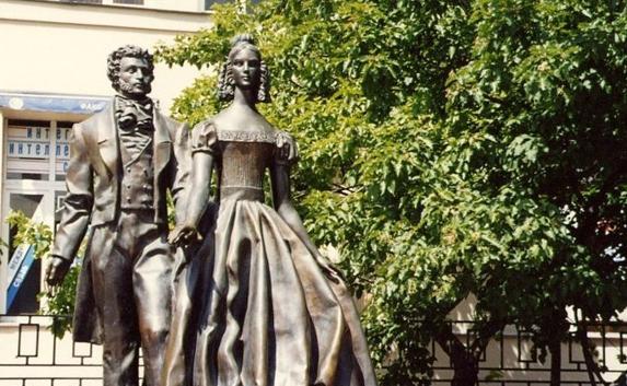 В Евпатории рассмотрят проект памятника Пушкину и Гончаровой