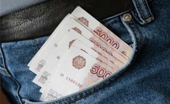 В Керчи подрядчик присвоил более ста тысяч рублей
