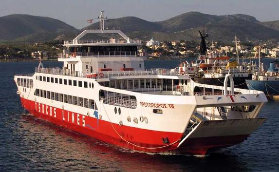 Большой паром «Победа» взял курс на Крым