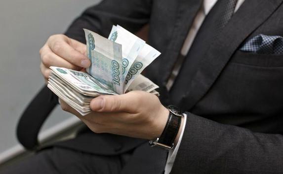 Госслужащие Крыма получат зарплату уровня Южного федерального округа