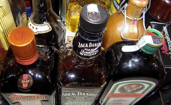 В Ялте полицейские пресекли кражу виски из супермаркета