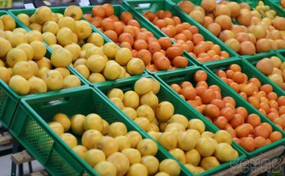Супермаркетам пояснили правила реализации овощей и фруктов в РФ